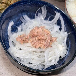 旬の味覚！新玉ねぎのさっぱりサラダ